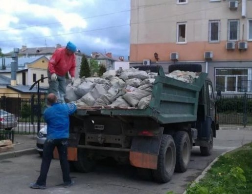 Вывоз строительного мусора (самосвалы, газели). Грузчики стоимость услуг и где заказать - Адыгейск